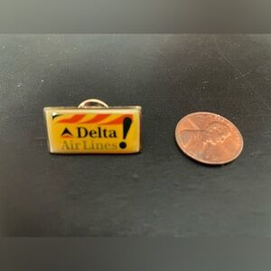 Delta Air Lines! Lapel Pin